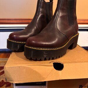 Rometty Women's Vintage Leather Platform Chelsea Boots